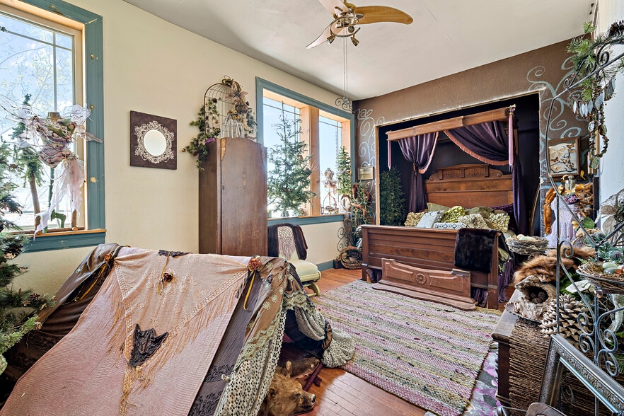 More Photos Of 103 S 6th St, Brownfield Restaurant For Sale