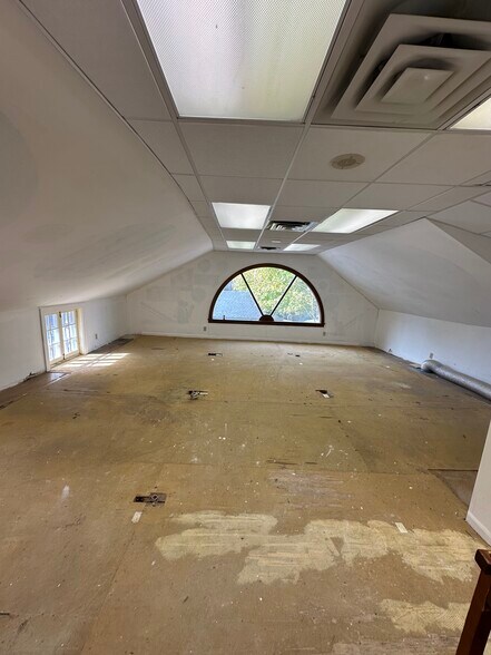 More Photos Of 25 S Main St, Pittsford General Retail For Sale