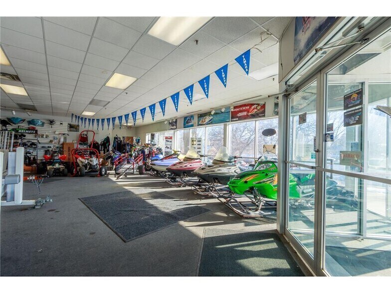 More Photos Of 4388 Shoreline Dr, Spring Park Storefront Retail Office For Sale