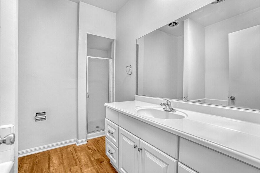 More Photos Of 1677 Westholme Ave, Los Angeles Apartments For Sale