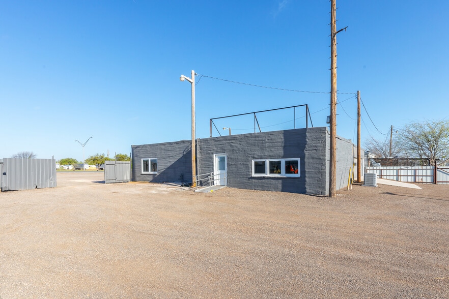More Photos Of 769 Arnold Blvd, Abilene Flex For Sale