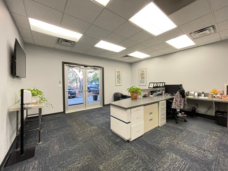 More Photos Of 2209 NW 40th Ter, Gainesville Office For Lease