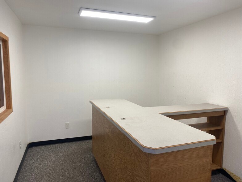 More Photos Of 3042 S Big Lake Rd, Wasilla Specialty For Lease