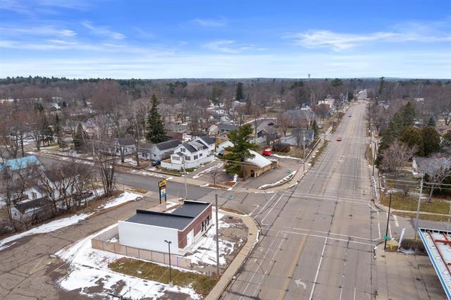 More Photos Of 233 W Clark St, Stevens Point Auto Repair For Sale