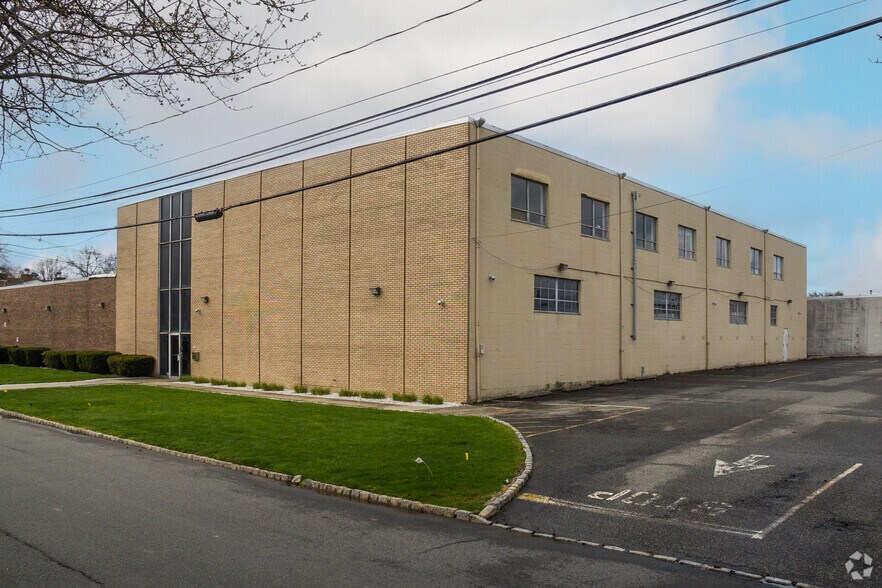 Primary Photo Of 185 Sumner Ave, Kenilworth Warehouse For Lease