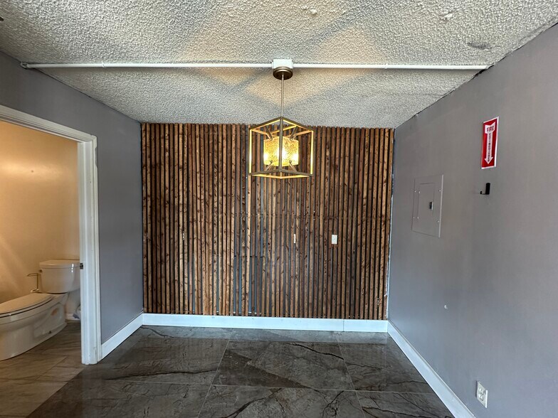 More Photos Of 510 W Main St, Azle Storefront Retail Office For Sale