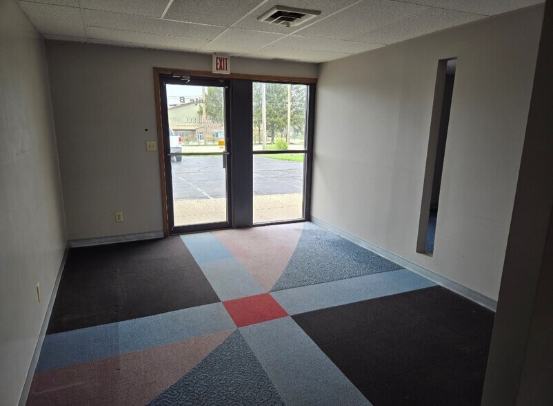 More Photos Of 5601 S Meridian St, Indianapolis Medical For Lease