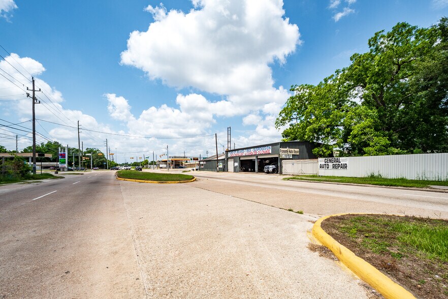 More Photos Of 14214 Eastex Fwy, Humble Land For Sale