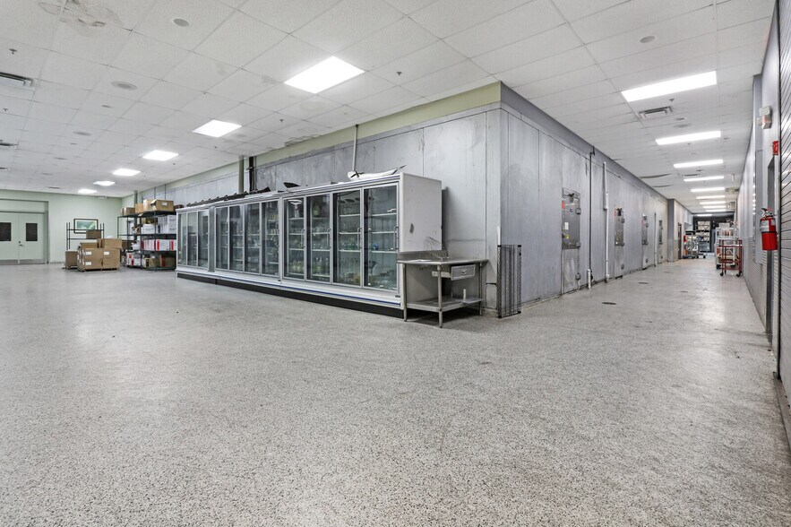 More Photos Of 4351 NE 12th Ter, Oakland Park Restaurant For Sale