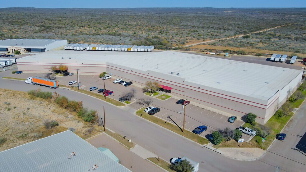 More Photos Of 1629 World Trade Center Loop, Laredo Distribution For Lease