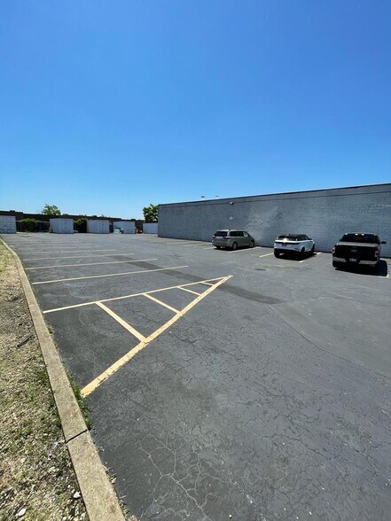 More Photos Of 1016 Grand Blvd, Deer Park Warehouse For Lease