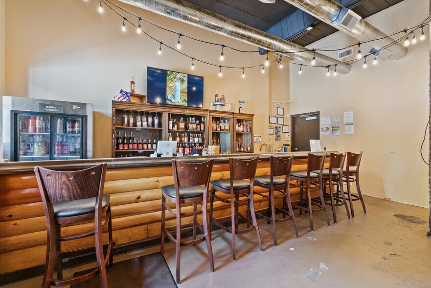 More Photos Of 104 S Water St, West Newton Distribution For Sale