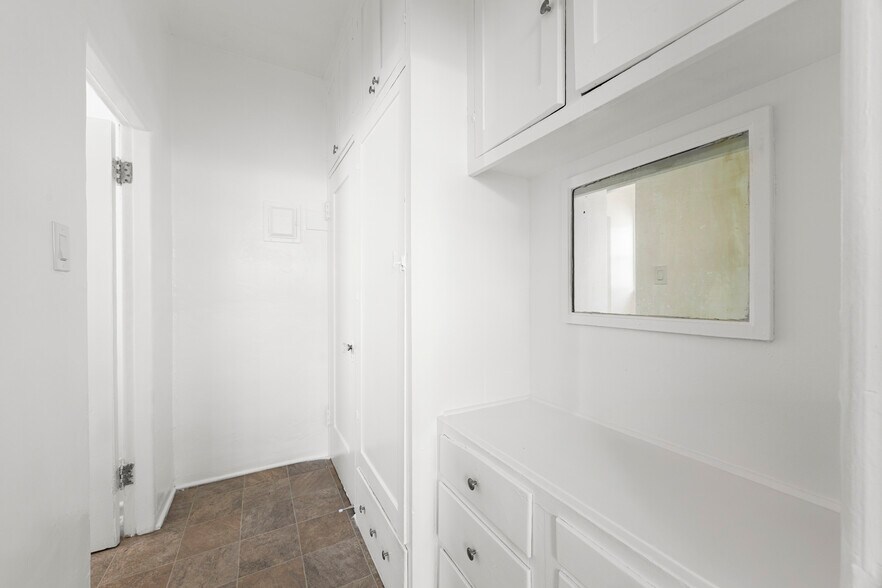 More Photos Of 2335 Miramar St, Los Angeles Apartments For Sale
