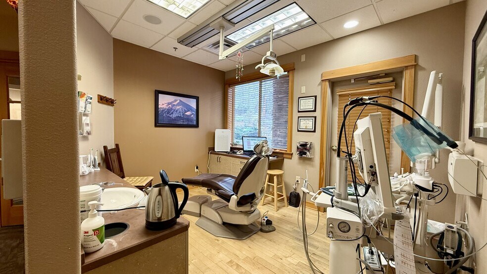 More Photos Of 1569 SW Nancy Way, Bend Medical For Lease
