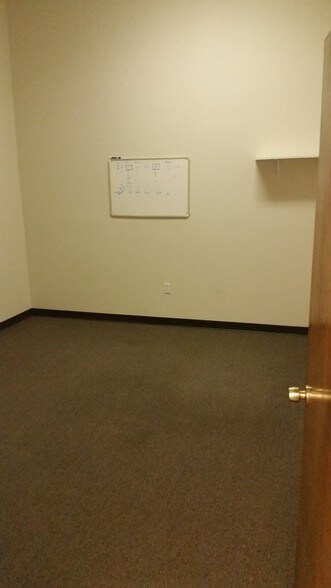 More Photos Of 5829 W Sam Houston Pky N, Houston Light Distribution For Lease