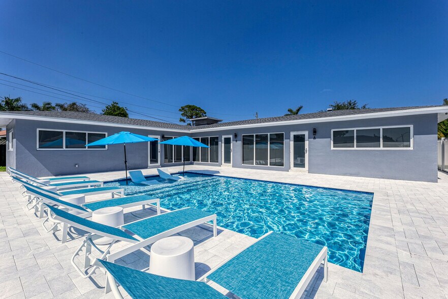 More Photos Of 2009-2025 NE 26th St, Wilton Manors Apartments For Sale