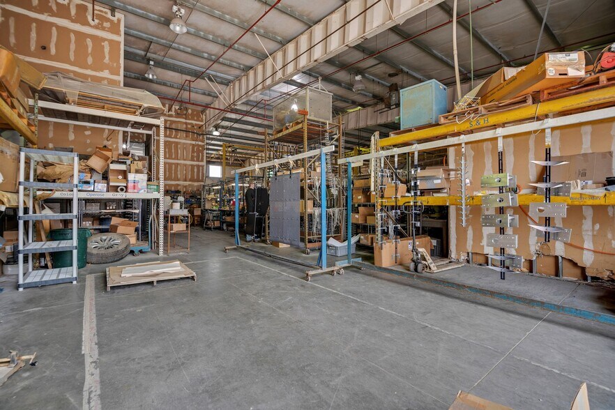 More Photos Of 9690 Dallas St, Commerce City Warehouse For Lease