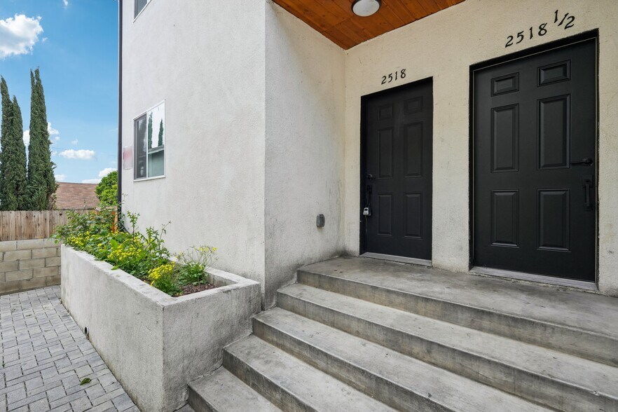 More Photos Of 2516 Malabar St, Los Angeles Apartments For Sale