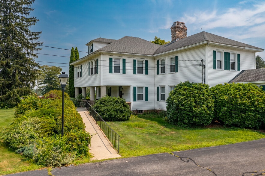 More Photos Of 2665 Boston Tpke, Coventry Funeral Home For Sale