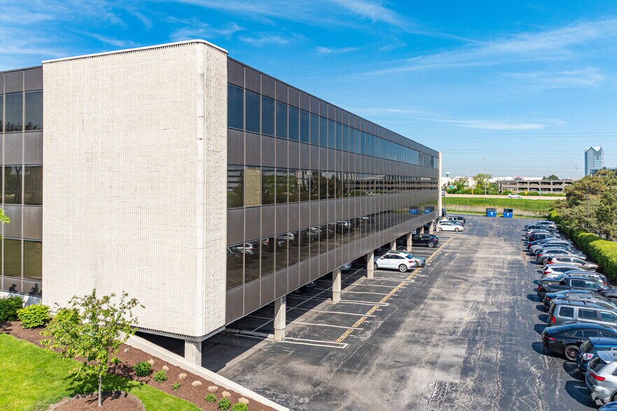 More Photos Of 1100 Jorie Blvd, Oak Brook Office For Lease