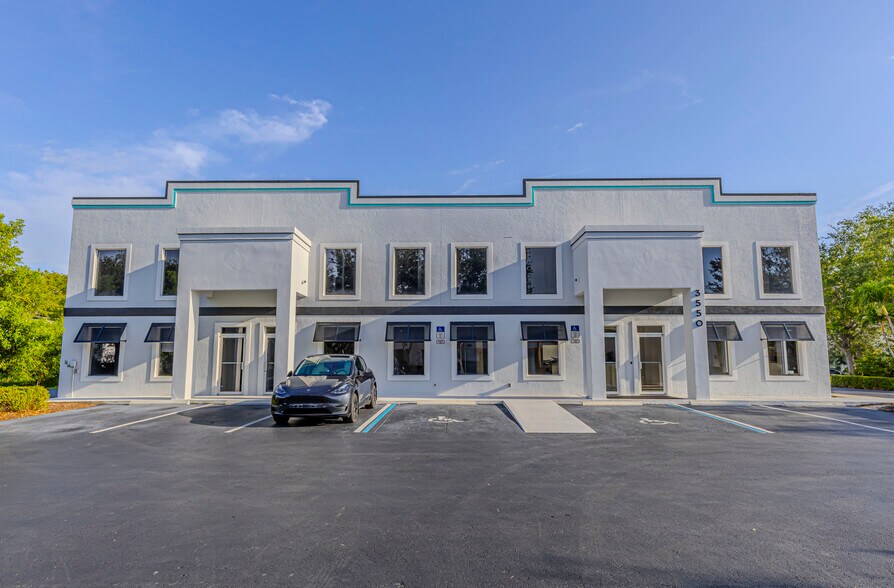 More Photos Of 3550 Westview Dr, Naples Showroom For Sale