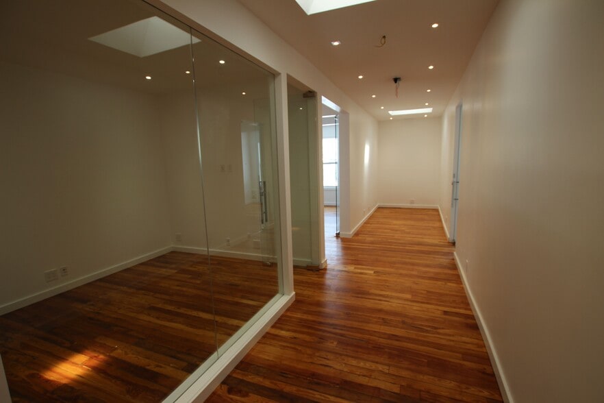 More Photos Of 525 Clematis St, West Palm Beach Office For Lease