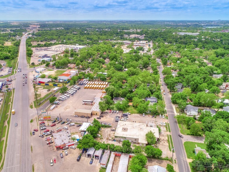 More Photos Of 1135 Gunter St, Austin Flex For Sale