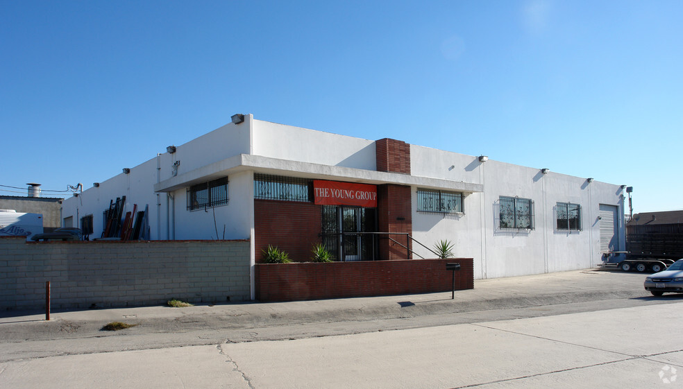 Primary Photo Of 8560 Tujunga Ave, Sun Valley Manufacturing For Lease