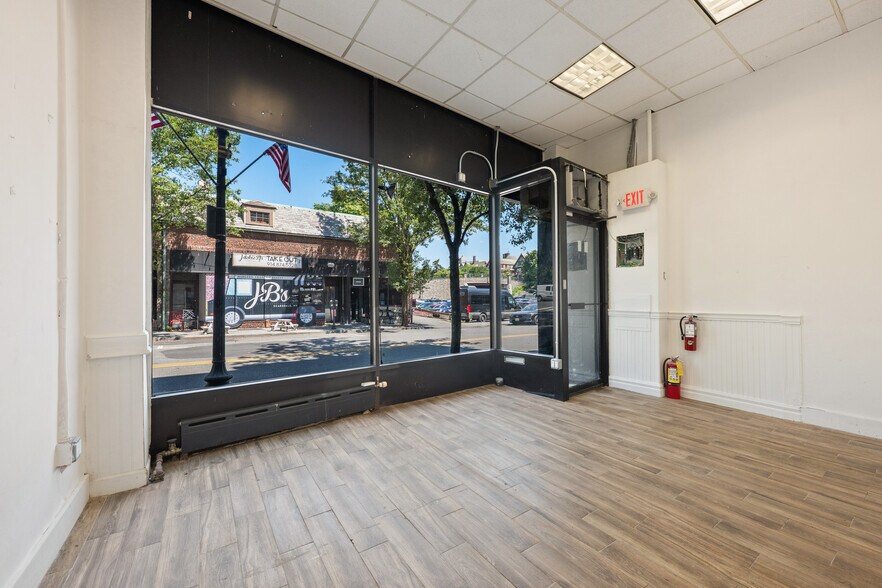 More Photos Of 28 Freightway, Scarsdale General Retail For Lease