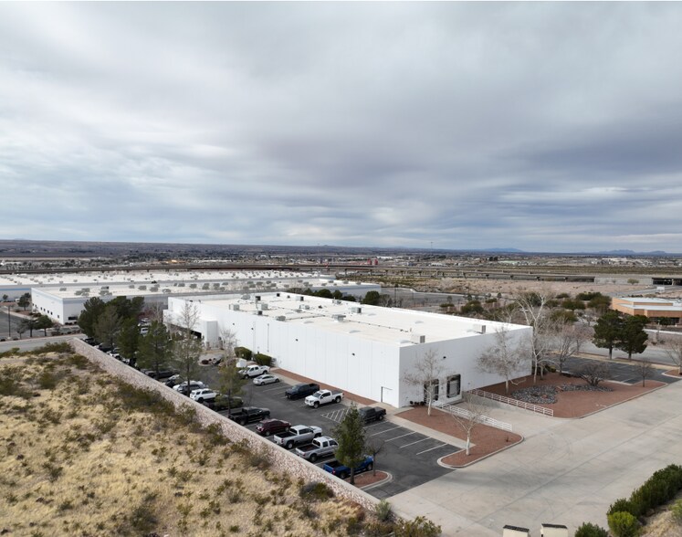 More Photos Of 7700 CF Jordan Dr, El Paso Warehouse For Lease