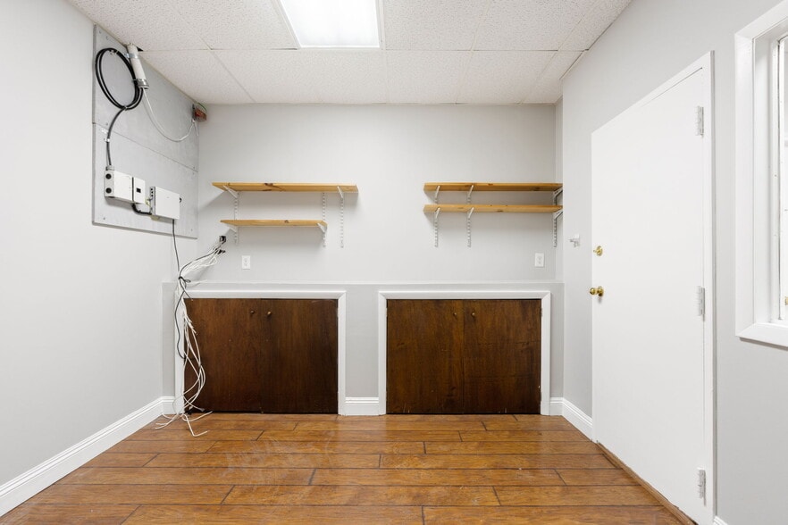 More Photos Of 1293 Clove Rd, Staten Island Office For Lease