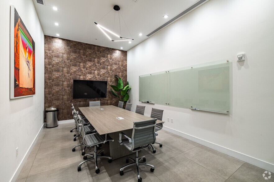 More Photos Of 800 SE 4th Ave, Hallandale Beach Office For Lease