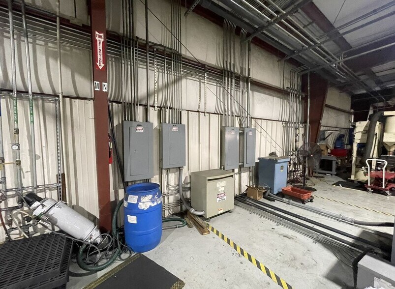 More Photos Of 120 Saint Charles Ave, Flora Manufacturing For Lease