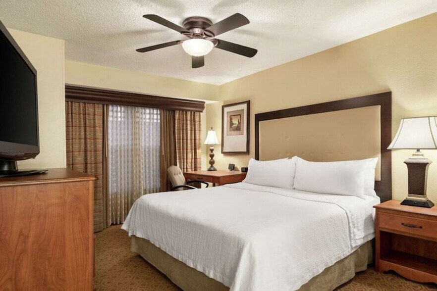 More Photos Of 9169 Markville Dr, Dallas Hotel For Sale