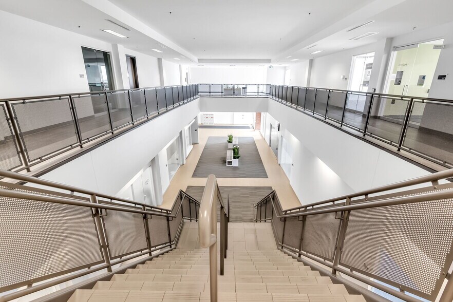More Photos Of 1275 Finch Av W, Toronto Office For Sale