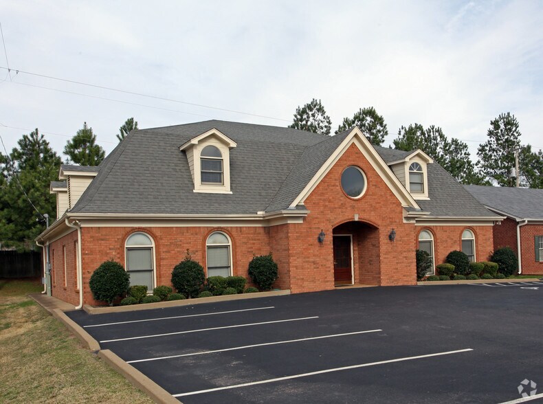 Primary Photo Of 882 Willow Tree Cir, Cordova Medical For Lease