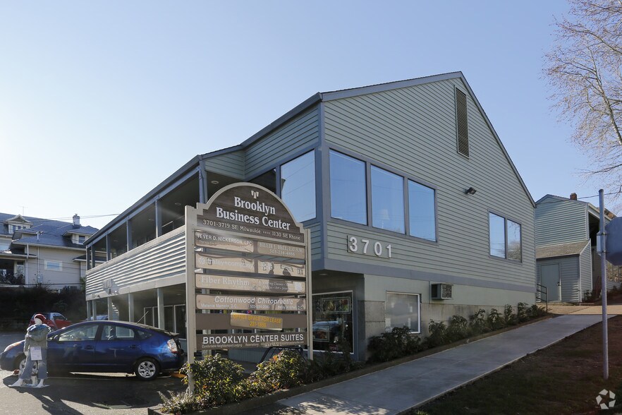 More Photos Of 3701 SE Milwaukie Ave, Portland Medical For Lease