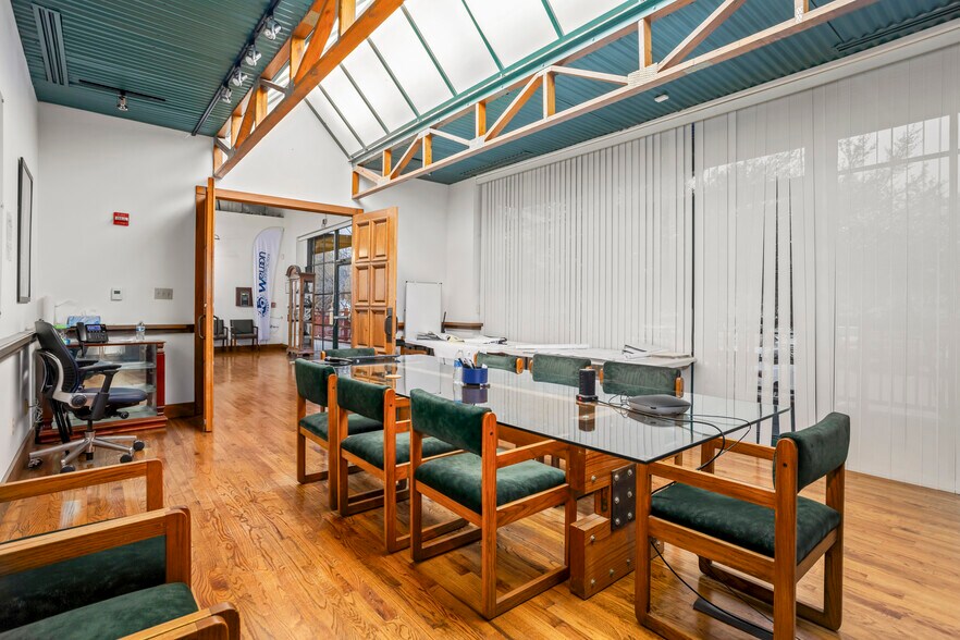 More Photos Of 3100 E Randol Mill Rd, Arlington Distribution For Sale