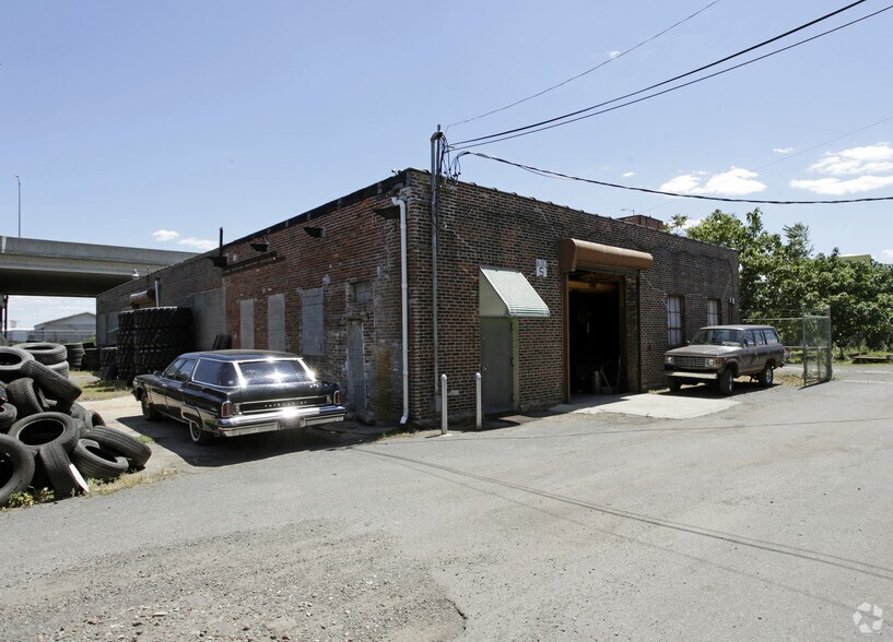 More Photos Of 2930 E Ontario St, Philadelphia Warehouse For Lease