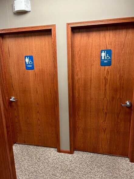 More Photos Of 5935 S 56th St, Lincoln Office For Lease