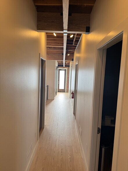 More Photos Of 486 S Broadway, Denver Storefront For Lease