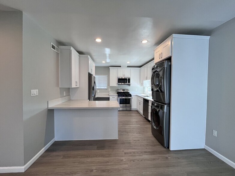 More Photos Of 810 G Ave, Coronado Apartments For Sale