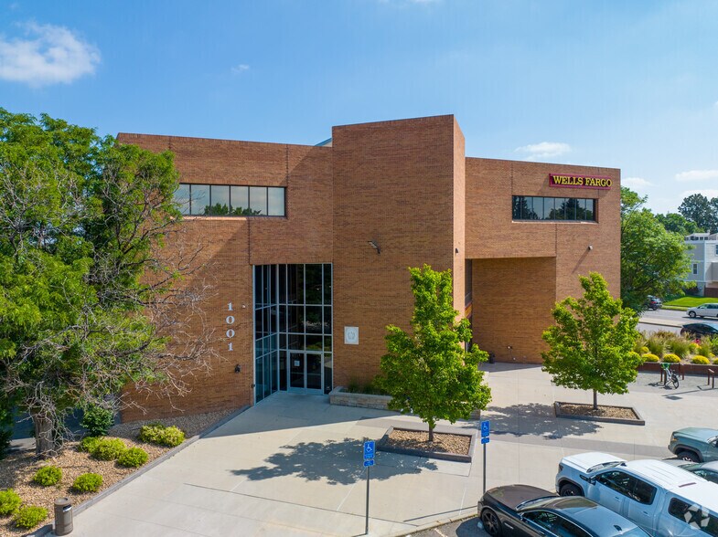 More Photos Of 1001 S Monaco Pky, Denver Office For Lease