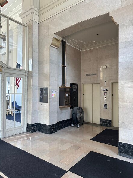 More Photos Of 11 Lincoln Way W, Massillon Office For Sale