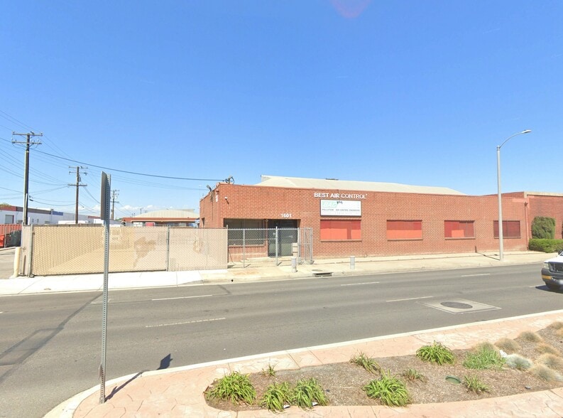 More Photos Of 1601 W Rosecrans Ave, Gardena Warehouse For Lease