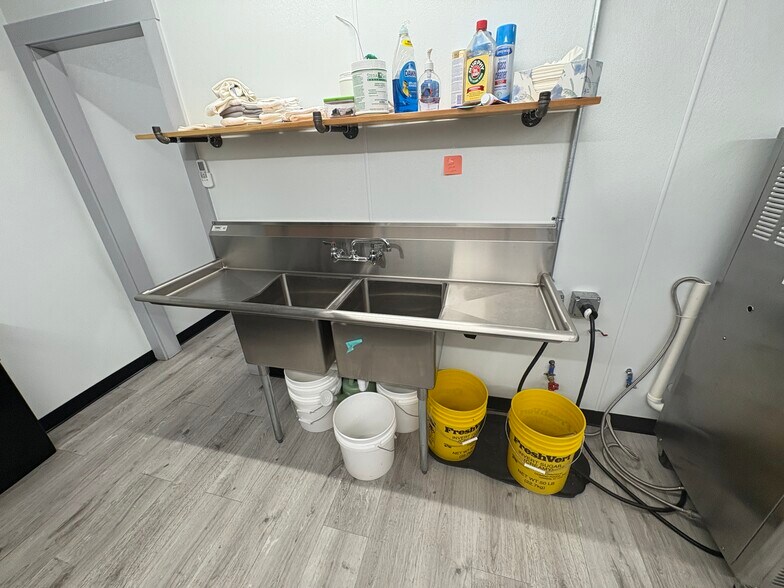 More Photos Of 1391 State Route 66, New Bethlehem Freestanding For Sale