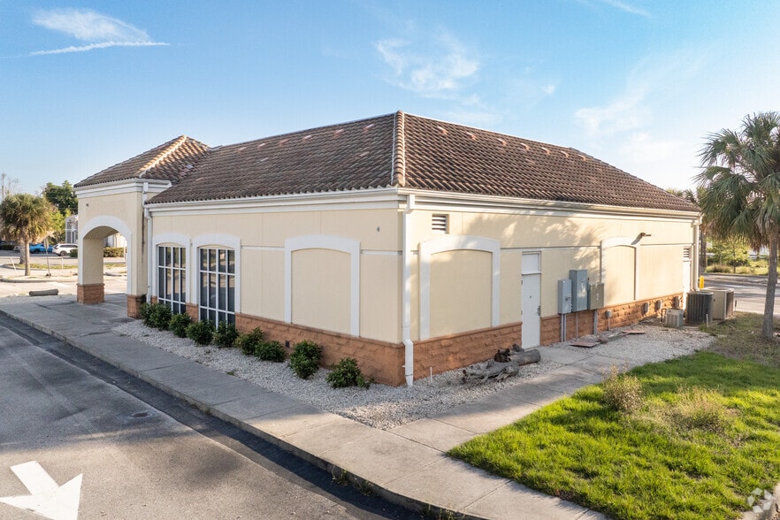 More Photos Of 18940 S Tamiami Trl, Fort Myers Medical For Lease