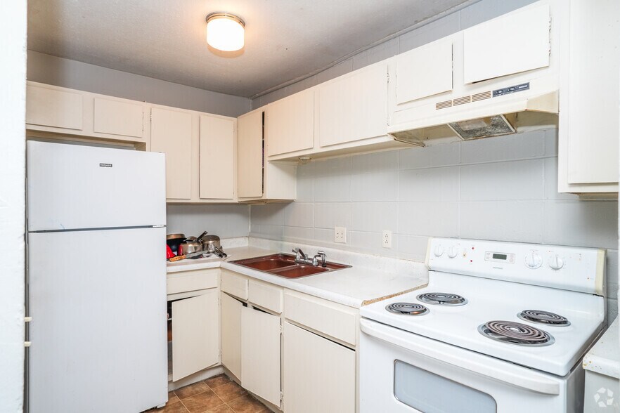 More Photos Of 1605 N West St, Jackson Apartments For Sale