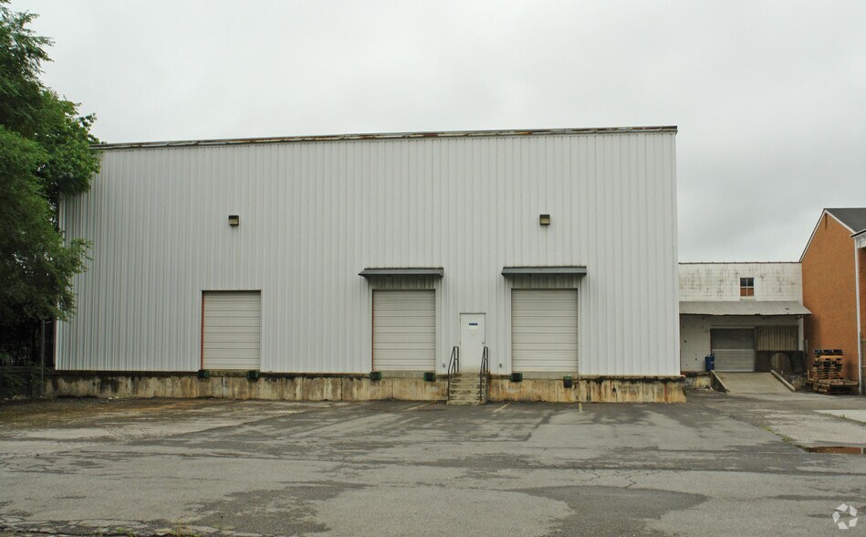 More Photos Of 2480 Patterson Ave, Roanoke Warehouse For Lease