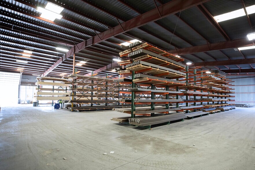 More Photos Of 2727 Roe Ln, Kansas City Manufacturing For Lease